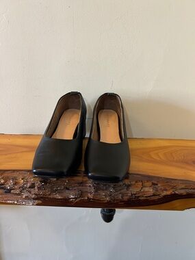Poppy Barley Classic Black block heel Pumps Size 7